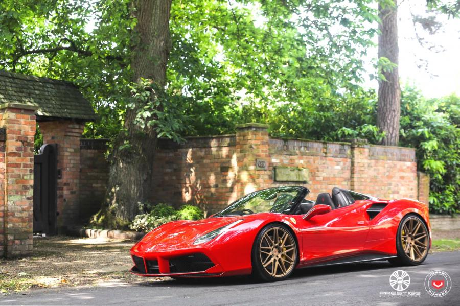  Ferrari 488 Spider on Vossen Wheels (VPS-314) 2019 года  (UK) (фото 1 из 13)
